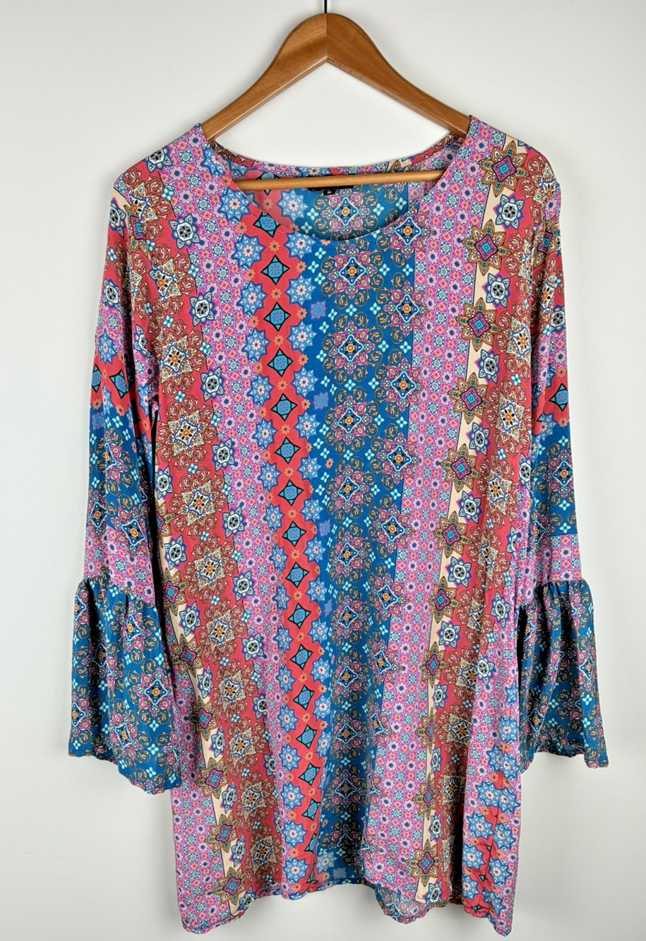 Tolani 100% Silk Boho Tunic Top Women’s M Bell Sleeve Geometric Floral Print Art